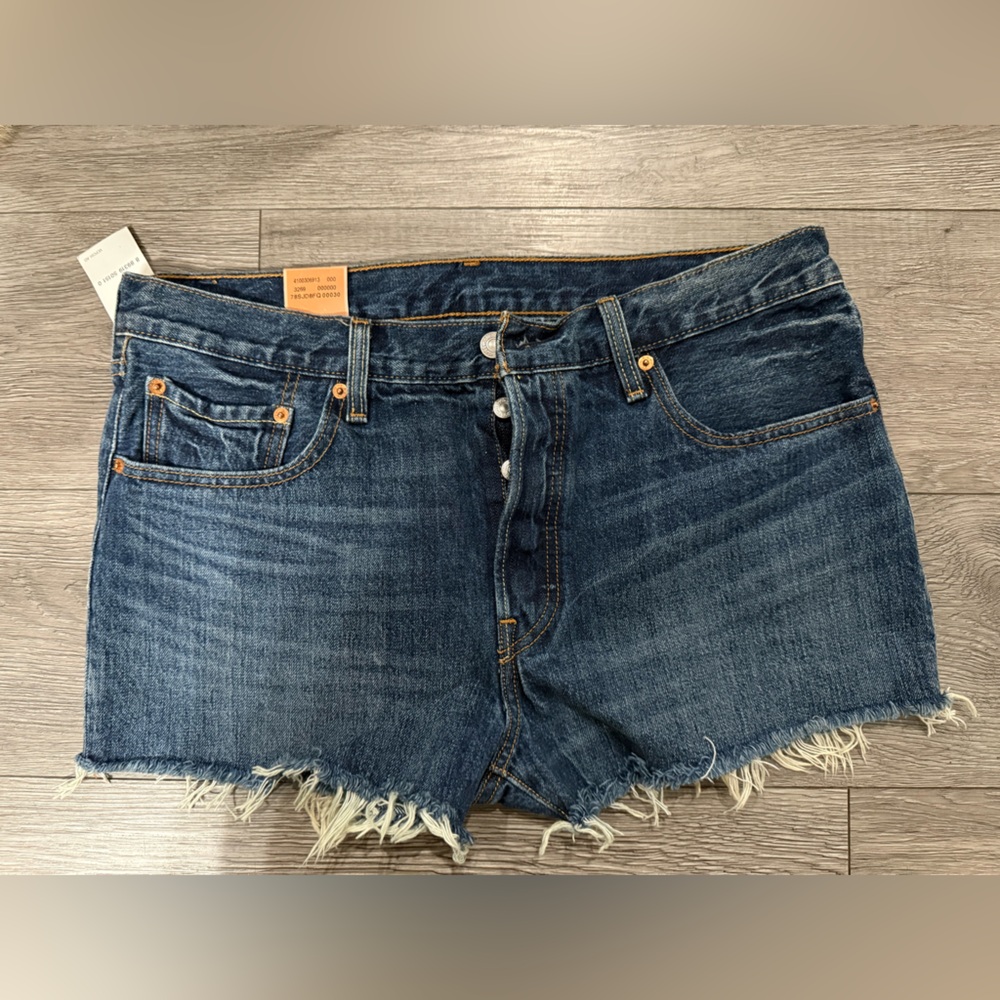 Levi’s 501 Jean shorts for woman size 32